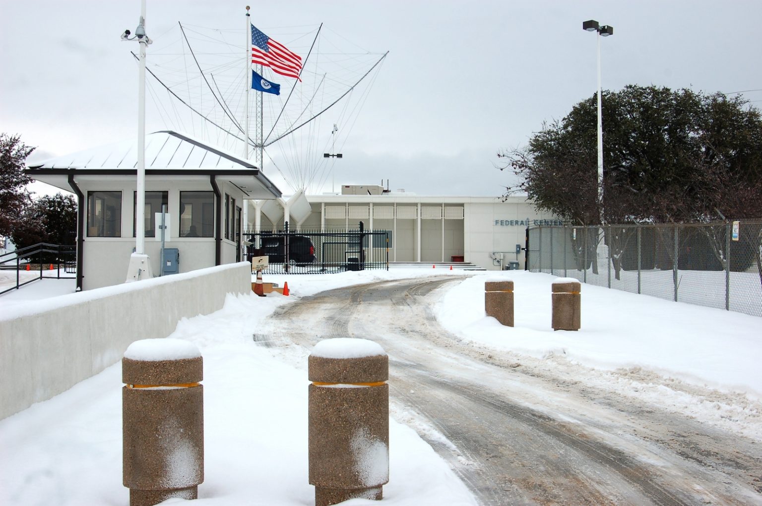 winterstormdentontexasfebruary42011theslopingdrivewaytofema
